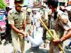 गाजियाबाद पैरेंट्स एसोसिएशन का समर्थन देते हुए कांंग्रेसियों से किया हाई वोल्टेज ड्रामा