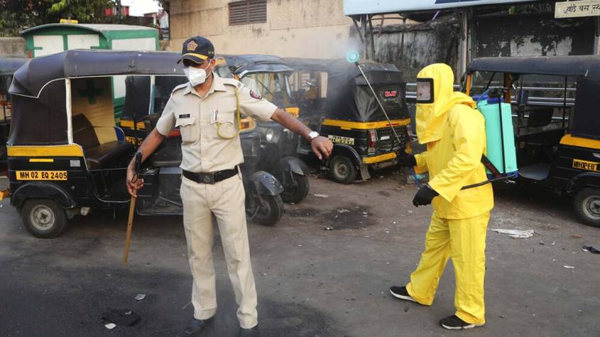 साहिबाबाद में दो पुलिसकर्मी कोरोना की चपेट में आए, 10 को किया क्वॉरंटीन