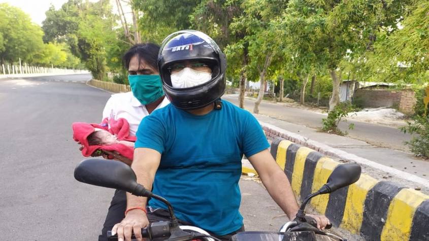 नोएडा में सड़क पर बच्चे की मौत का मामला, चार अस्पताल एक मासूम जान नहीं बचा सके, सीएमओ की शुरुआती जांच में बड़ा खुलासा