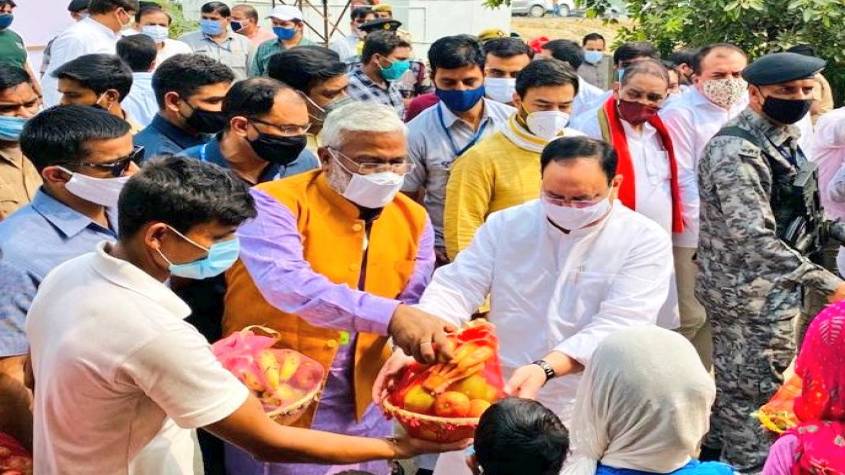 नोएडा में जेपी नड्डा ने मनाया पीएम मोदी का जन्मदिन, बोले- मोदी सरकार जन सरोकार की सरकार है