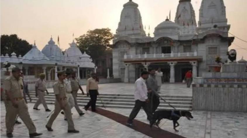 गोरखनाथ मंदिर में आतंकी घुसने की अफवाह, पुलिस ने परिसर का चप्पा-चप्पा छाना
