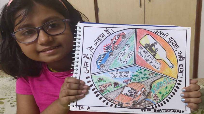 GREATER NOIDA : एपीजे इंटरनेशनल स्कूल की प्रधानाचार्य ने छात्रों को दिलाई यातायात नियमों के पालन करने की शपथ