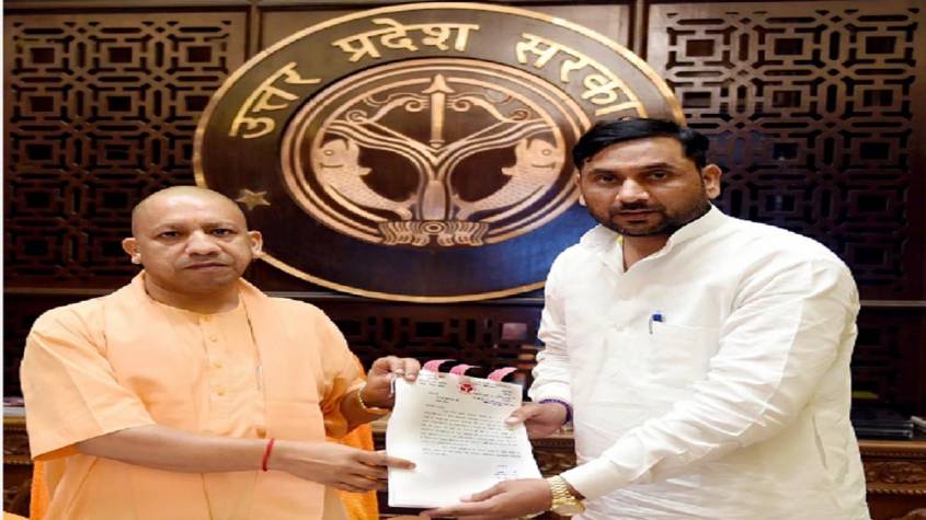BREAKING: मेरठ से बड़ी खबर, विधायक सोमेंद्र तोमर ने सीएम से फोन पर बात की, कहा- मेरठ में कर्फ्यू लगाने की जरूरत