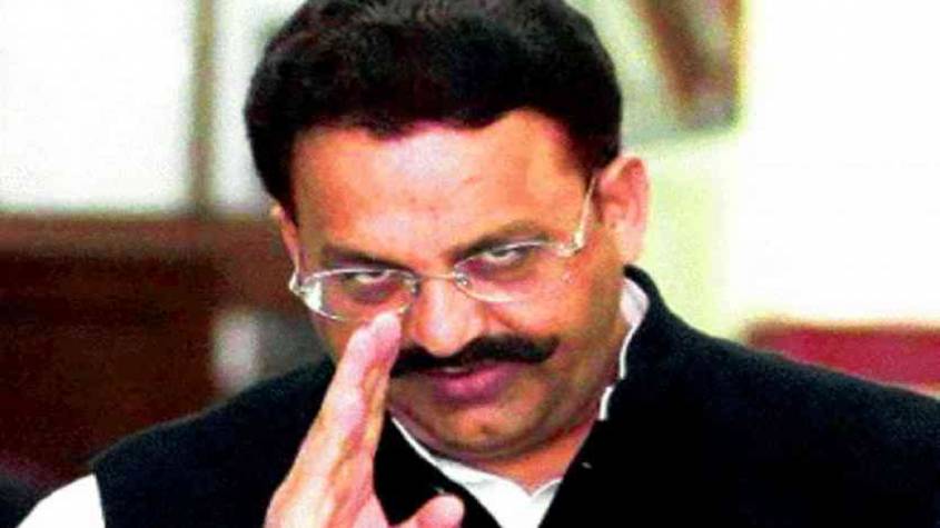 मुख्तार अंसारी गैंग के गुर्गों पर फिर एक्शन, पुलिस ने छीने हथियार
