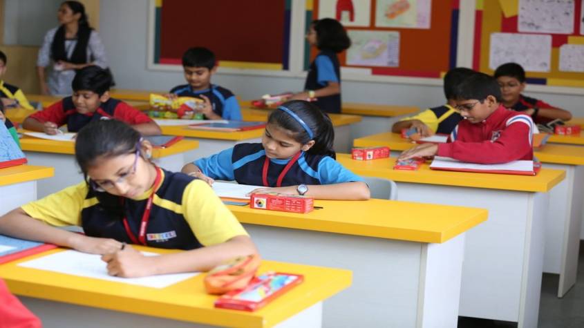 Survey: क्या स्कूल फीस के मुद्दे पर अभिभावकों के साथ खड़े हैं जनप्रतिनिधि?