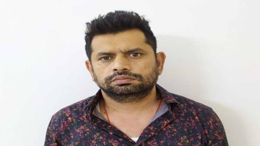BREAKING: नोएडा में पकड़ा गया मुंबई सीरियल ब्लास्ट के मुख्य आरोपी अबू सलेम का साथी, जानिए पूरा मामला