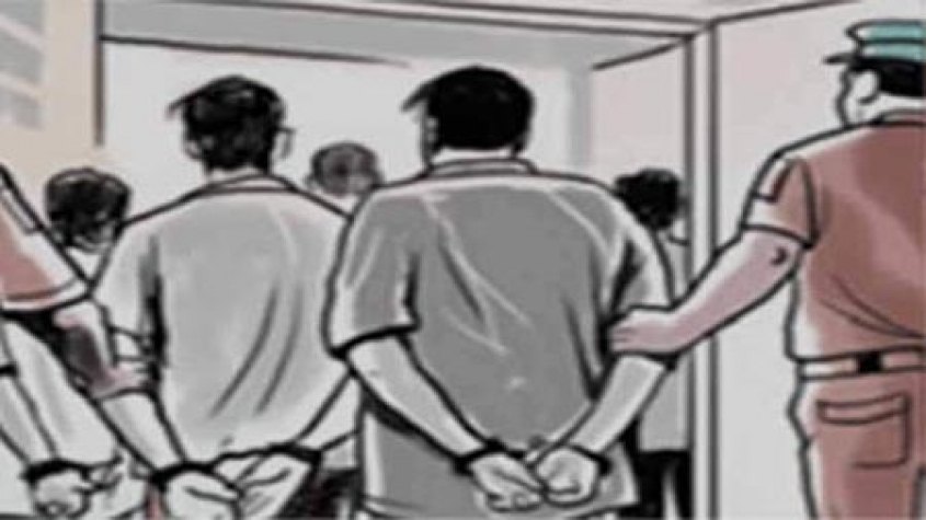 नशे के धंधे में लिप्त महिला समेत चार तस्कर गिरफ्तार