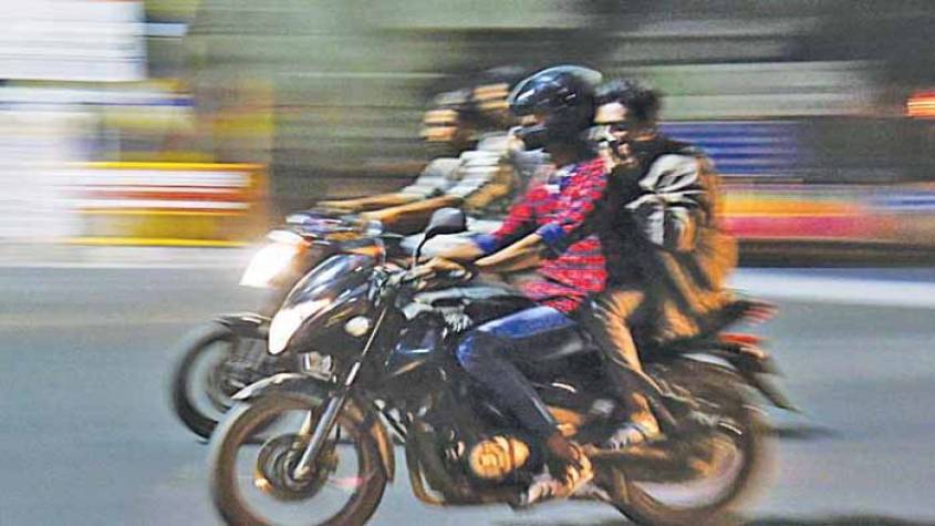 Ghaziabad News : अब गुड मॉर्निंग सुनते ही महिला और व्यापारी डर जाते है, धूम फिल्म से भी तेज है यह लोग, जानिए पूरा मामला
