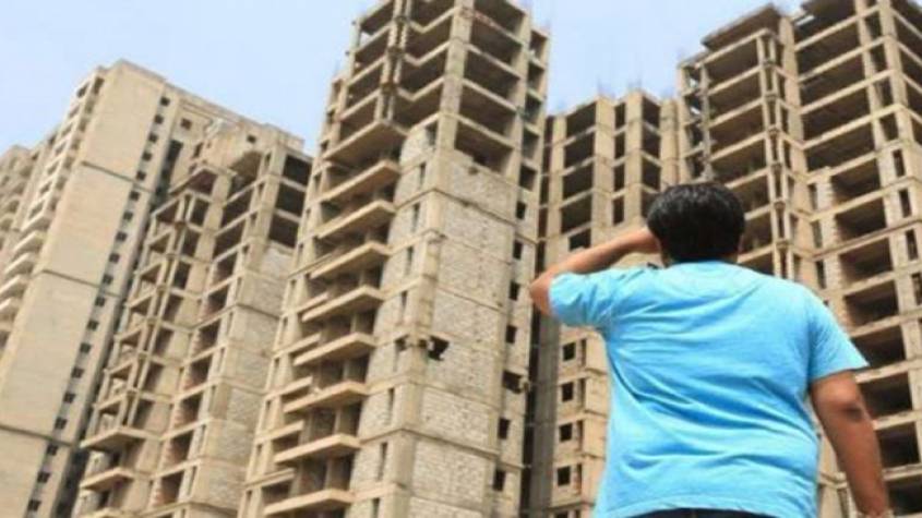 नोएडा-ग्रेटर नोएडा में ढाई लाख फ्लैट खरीदारों पर कोरोना की मार, अब घर एक साल और देरी से मिलेंगे, Lockdown Stories