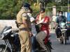 बिना मास्क लगाये घूमने वालों पर नोएडा पुलिस ने की सख्त कार्रवाई