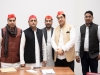 नोएडा के भाजपा नेता ने सपा के मंच पर कहा अखिलेश के कामों का श्रेय ले रही सरकार