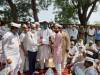 किसानों ने धीरेन्द्र सिंह का घेराव कर मुख्यमंत्री के नाम ज्ञापन सौंपा, दो महीने में समस्या का समाधान करवाएंगे