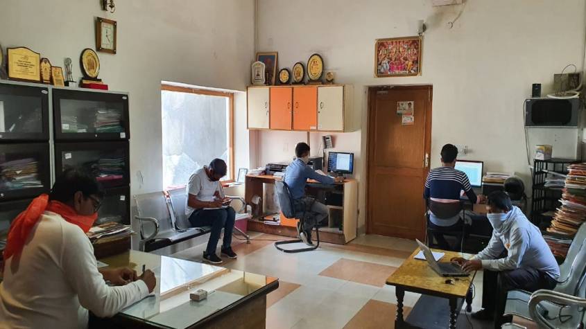 COVID-19: विधायक धीरेंद्र सिंह ने वॉररूम तैयार किया, पूरे जेवर विधानसभा क्षेत्र में 500 वॉरियर काम करेंगे, जानिए कैसे