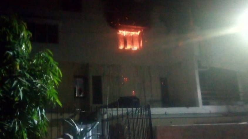 Noida : शराबी युवक ने घर में आग लगाई, फायर ब्रिगेड मौके पर