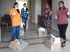 ग्रेटर नोएडा वेस्ट की हाउसिंग सोसायटी में महिला और पुरुषों की दो टीम बनीं, जानिए कैसे कर रहे हैं मदद