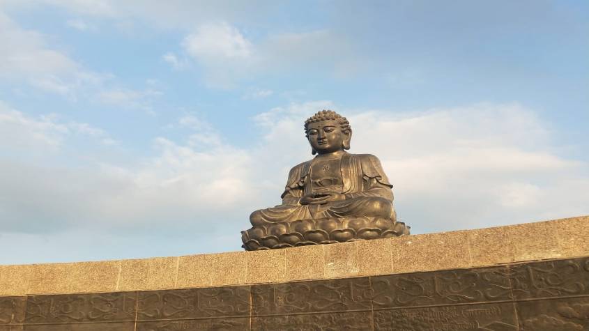 ग्रेटर नोएडा वेस्ट : सोसायटी कर्मचारियों को तीन महीनों से वेतन नहीं मिला, हड़ताल और हंगामा