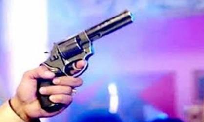 गाजियाबाद: बंदूक के साथ फोटो सोशल मीडिया पर पोस्ट करने पर पुलिस ने गिरफ्तार किया