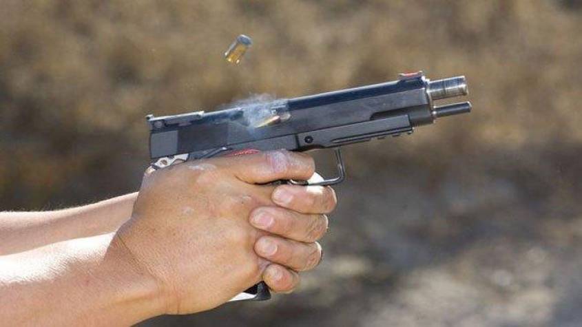 नोएडा में अवैध खनन को लेकर ताबड़तोड़ फायरिंग, 3 लोग घायल