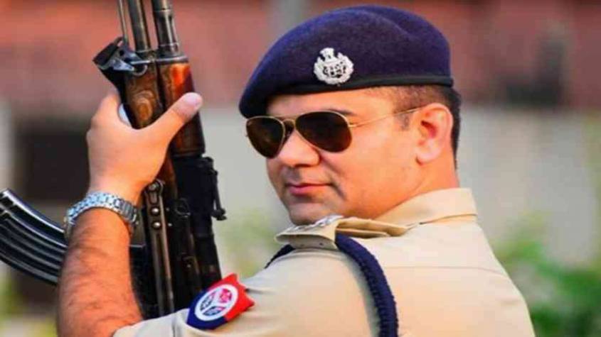 BIG NEWS: आईपीएस अजयपाल शर्मा के खिलाफ लखनऊ में एफआईआर दर्ज करवाई गई