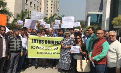 लोटस बुलेवर्ड के फ्लैट ऑनर्स ने आईआरपी के खिलाफ प्रदर्शन किया, जानिए पूरा मामला