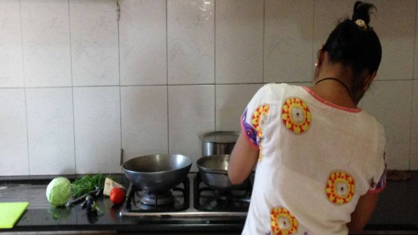 नोएडा और ग्रेटर नोएडा के निवासियों के लिए बड़ी खबर, अब घरेलू कर्मचारियों पर पाबन्दी नहीं