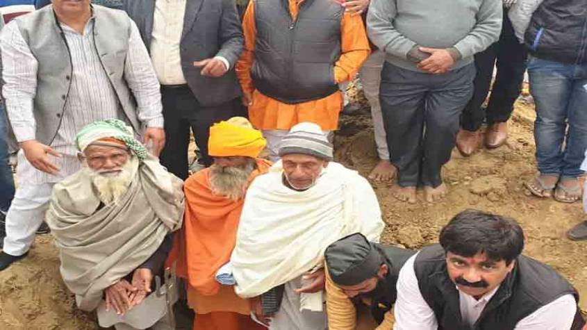 Exclusive: महाशिवरात्रि पर हिन्दू-मुसलमानों ने पेश की एकता की मिसाल, मिलकर रखी शिव मंदिर की नींव