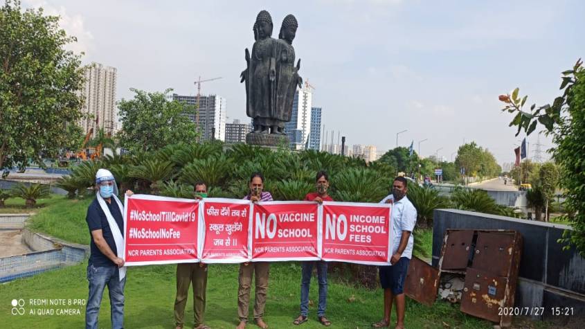 Greater Noida West: एनसीआर पेरेंट्स एसोसिएशन ने रोष व्यक्त किया, सांकेतिक प्रदर्शन किया