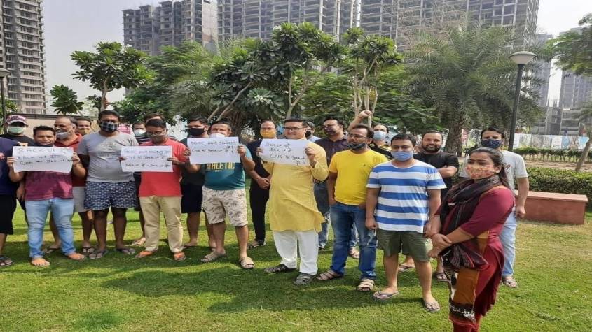 Greater Noida West : पावर बैकअप नहीं होने से छाया अंधेरा, पानी आपूर्ति और लिफ्ट ठप, भड़के सोसायटी के निवासी