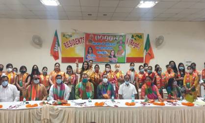 नोएडा महानगर अध्यक्ष मनोज गुप्ता ने सैकड़ों महिलाओं को दी भाजपा की सदस्यता