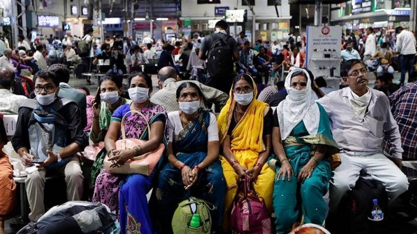 UP: अफसरों के मोबाइल नम्बर ही बंद तो परदेश में फंसे लोगों को कौन लेकर आएगा