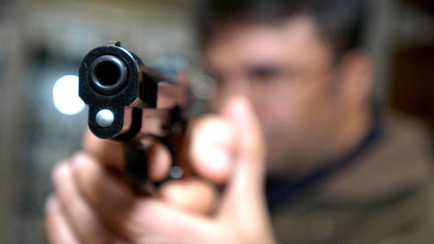 BREAKING: ग्रेटर नोएडा में मेडिकल स्टोर संचालक को गोली मारकर कैश लूटा, जानिए पूरा मामला