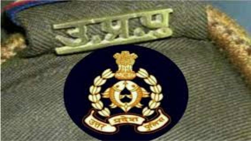 नोएडा पुलिस ने बड़ी चूक की, बच्ची की हत्या में पहले पिता को आरोपी बताया, अब मां को हिरासत में लिया