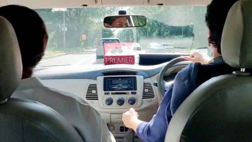 राहुल और प्रियंका गांधी 37 सांसदों के साथ दिल्ली से निकले, हाथरस पहुंचे डीजीपी और अवनीश अवस्थी