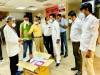 नोएडा: सपा युथ ब्रिगेड ने सरकारी हॉस्पिटल में 2000 सिरिंज और 1000 मास्क डोनेट किए