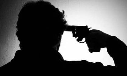 Greater Noida : आठ साल की मासूम रेप पीड़िता के पिता ने कोतवाली में जाकर अपनी कनपटी पर तानी पिस्टल