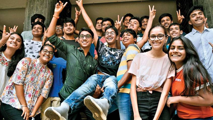 UP Board Result 2020: गौतमबुद्ध नगर में वैभव और अनुभव ने किया टॉप, जानिए जिले का पूरा रिजल्ट