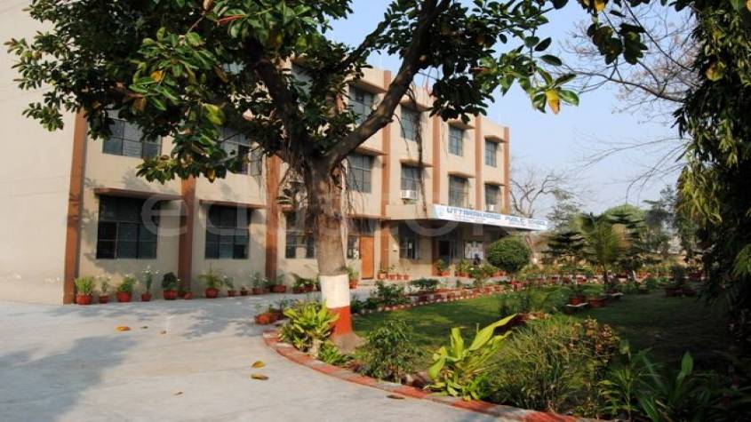 NOIDA : फीस जमा नहीं करने पर प्राइवेट स्कूल ने बच्चोें को अर्ध वार्षिक परीक्षा मे रोका