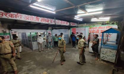 नोएडा: सार्वजनिक स्थानों पर शराब पीने वालों इंजीनियर और डॉक्टर समेत 78 लोग पुलिस ने पकड़े