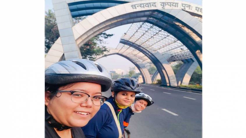 ग्रेटर नोएडा वेस्ट: वूमेंस ऑन व्हील्स क्लब ने 50 किलोमीटर साइकिल चलाई, दिया यह संदेश